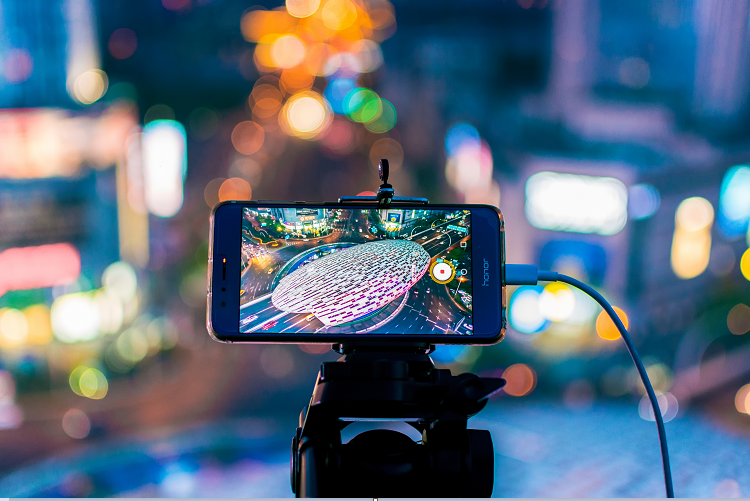 李佳琦、薇娅也入局？直播电商走向私域