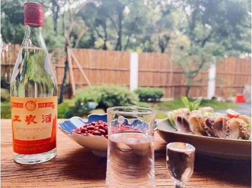 高度酒布局下沉市场，牛栏山“返璞归真”值得学习