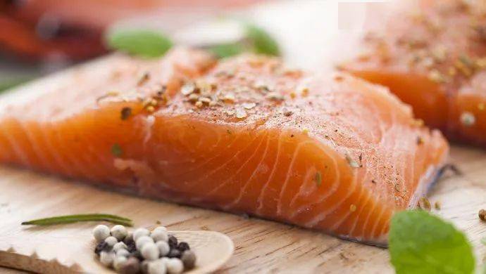 鸿亿分享丨美味食材可溯源，文明餐桌不浪费