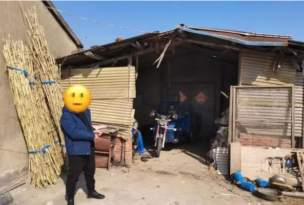 养猪场飘出白酒香，市民举报破获假冒“知名白酒”案