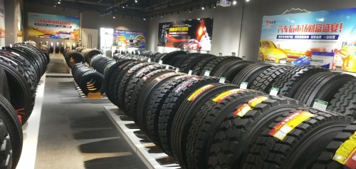 【假冒汽配】突击检查汽配经营店，现场查获假冒“奔驰”“奥迪”汽配件